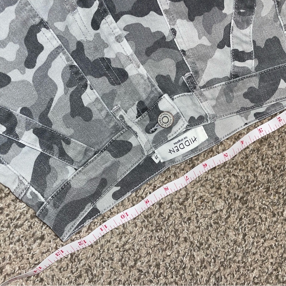 Hidden Gray Camouflage Cargo Pants - Picture 3 of 8